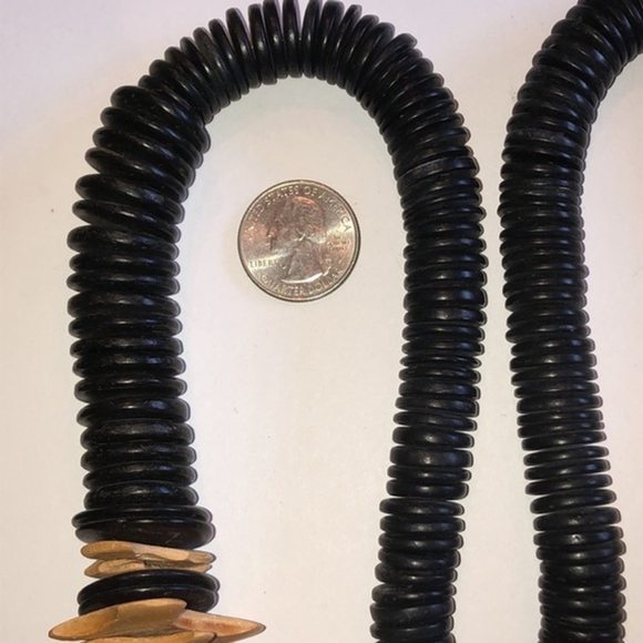 Vintage Wood Beaded Boho Tribal Black & Tan Necklace - Picture 7 of 7